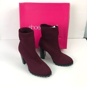 Shoe Dazzle Minetta cordovan Block Heel Bootie Maroon; Size 8 New in Box